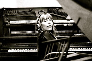 Mitchell  joni  song to a seagull studio pics %281%29