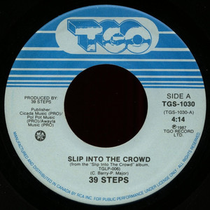 39 steps   slip into the crowd bw she %282%29