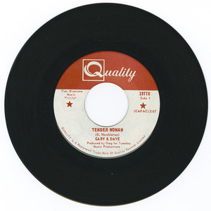 45 gary and dave   tender woman bw i'm a rider vinyl 01