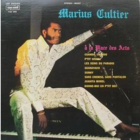 À la Place des Arts