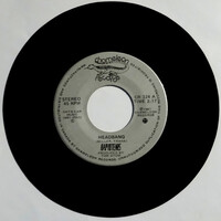 Headbang b/w Wonderland