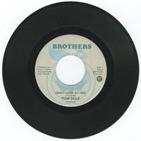 Don't Look at Her b/w Don't Look at Her (Tracks)