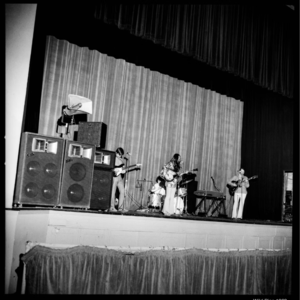 Hans sipma wild rice 1969 grek leskiw guitar  gord osland drums  carol isaac vocals guitar  and bill iveniuk vocals bass guitar