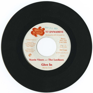 45 norris vines and the luvlines   give in %28smile records sle 112%29 vinyl 02