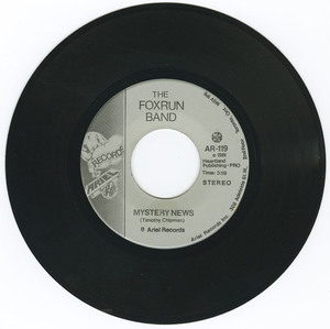 45 foxrun band   embrace bw mystery news vinyl 02