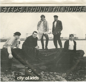 45 steps around the house   city of kids front