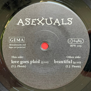 Asexuals %e2%80%93 love goes plaid %283%29